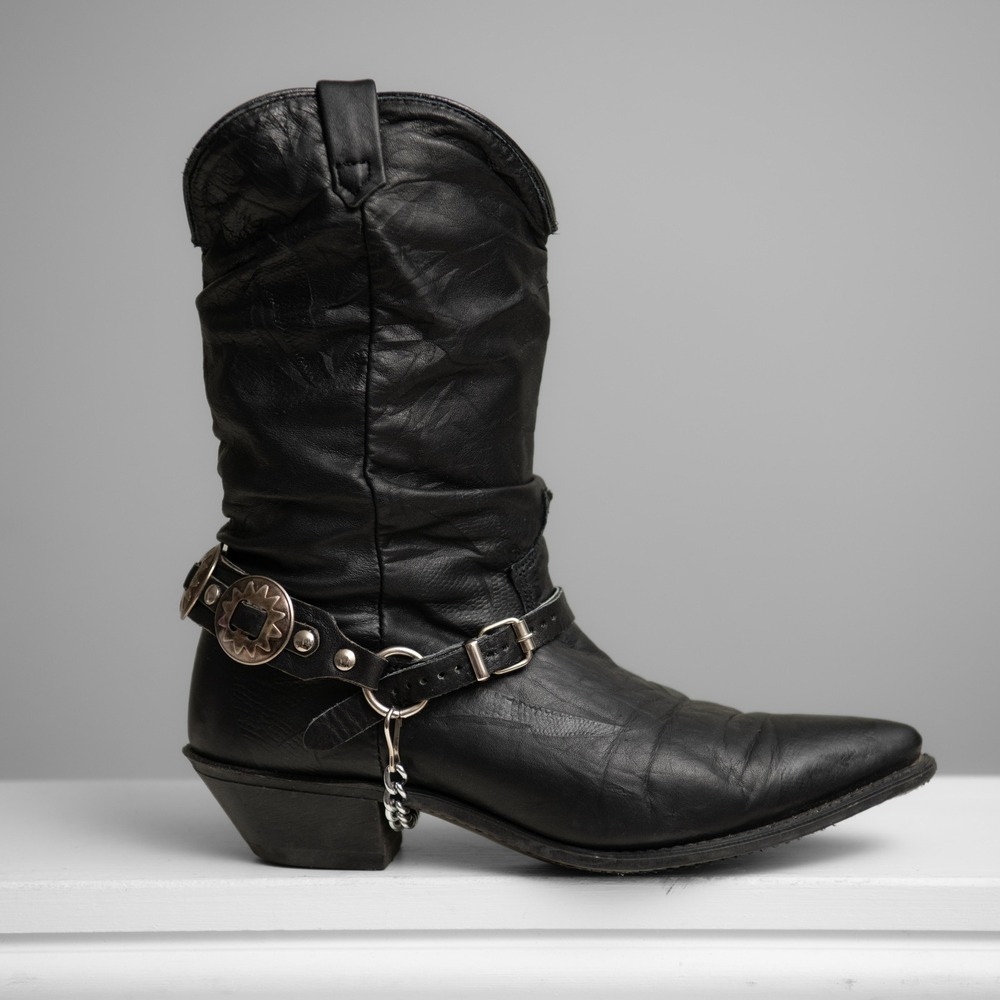 Dingo Black Leather Slouch Cowgirl Boots Sz 9.5 Western Conchos Edgy Biker Chic